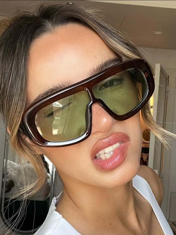 Sonnenbrille mit übergroßem Rahmen