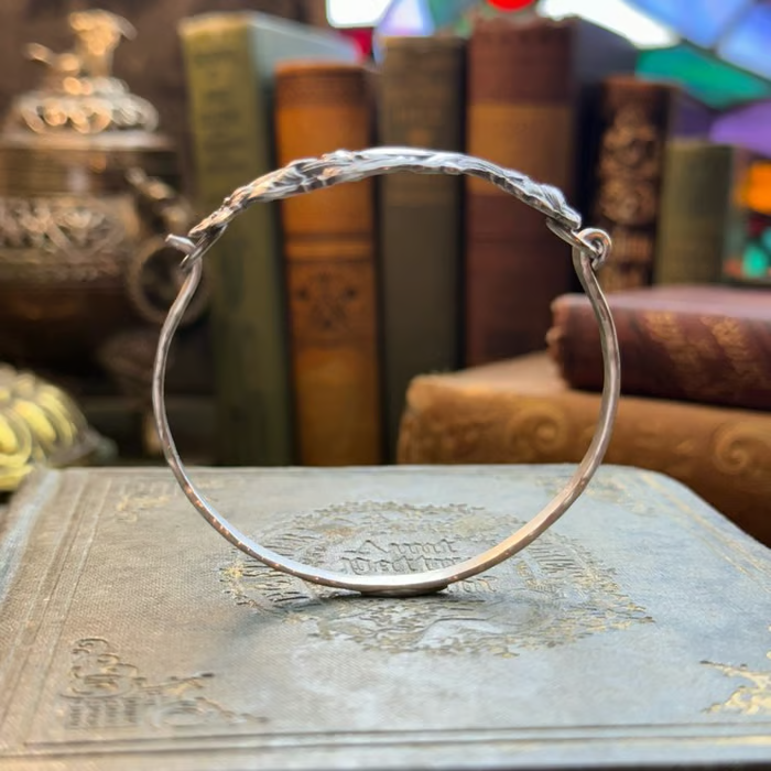 Handgefertigter Löffelarmreif aus Sterlingsilber – Hergestellt aus authentischem versilbertem Vintage-Silberbesteck