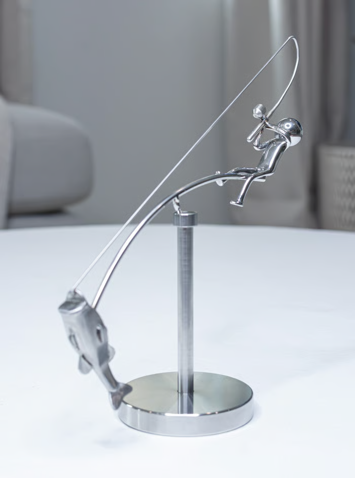 Niemals Aufhören Fischer-Balance-Skulptur