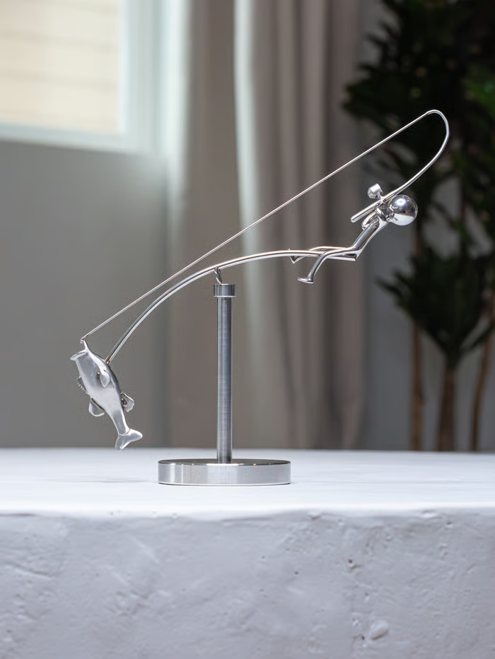 Niemals Aufhören Fischer-Balance-Skulptur