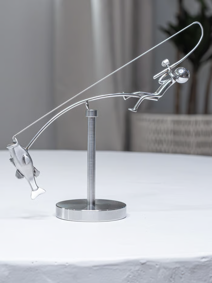 Niemals Aufhören Fischer-Balance-Skulptur