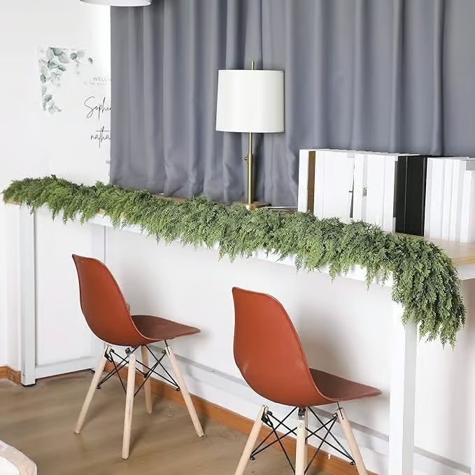 2025 Künstliche Zederngirlande für Weihnachten